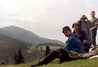 Найкрасивіший - Борман, в зеленій шапці - Довгий, з біноклем Кам'янець, за ним Кунак, ноги Зозулі.